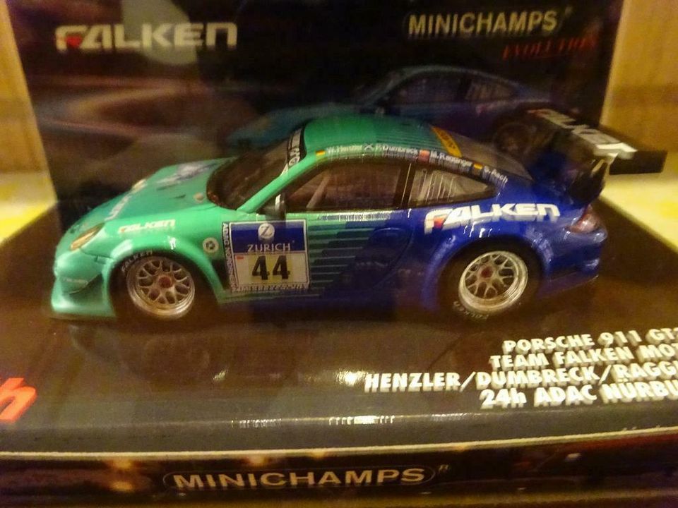 Minichamps 1:43 Porsche 911 GT3 R (997) Falken N´ring 2011 in Zülpich