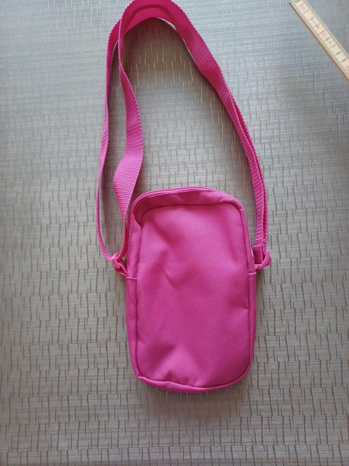 Adidas, neu Tasche, pink in Trossingen