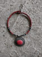 Afrikanische Halskette mit roten und schwarzen Perlen Brandenburg - Kyritz Vorschau