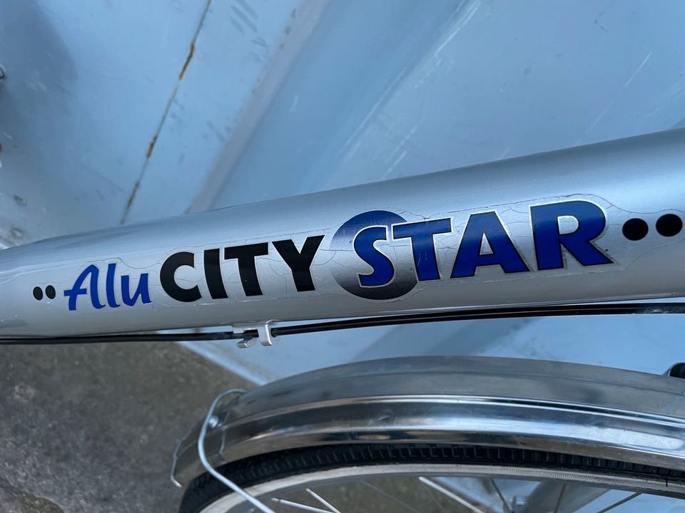 Schickes Aluminium CITY STAR 28 Zoll Herren Fahrrad. in Lutherstadt Wittenberg