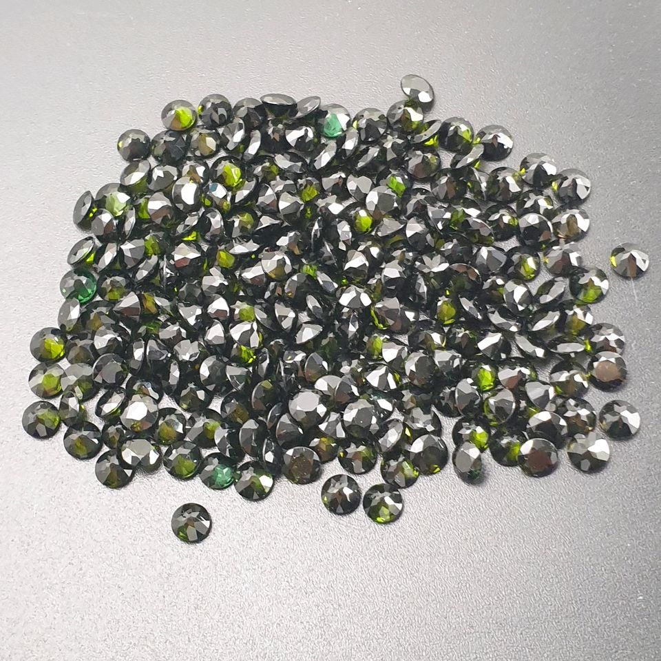 224x Echter Verdelit Turmalin rund fac. ( 106 Carat ) je 5 mm in Recklinghausen