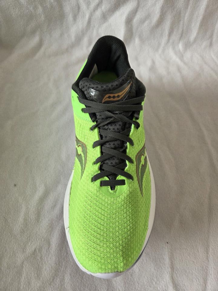 Saucony Kinvara Pro Größe 45 Laufschuhe Carbonschuhe Running in Heroldstatt