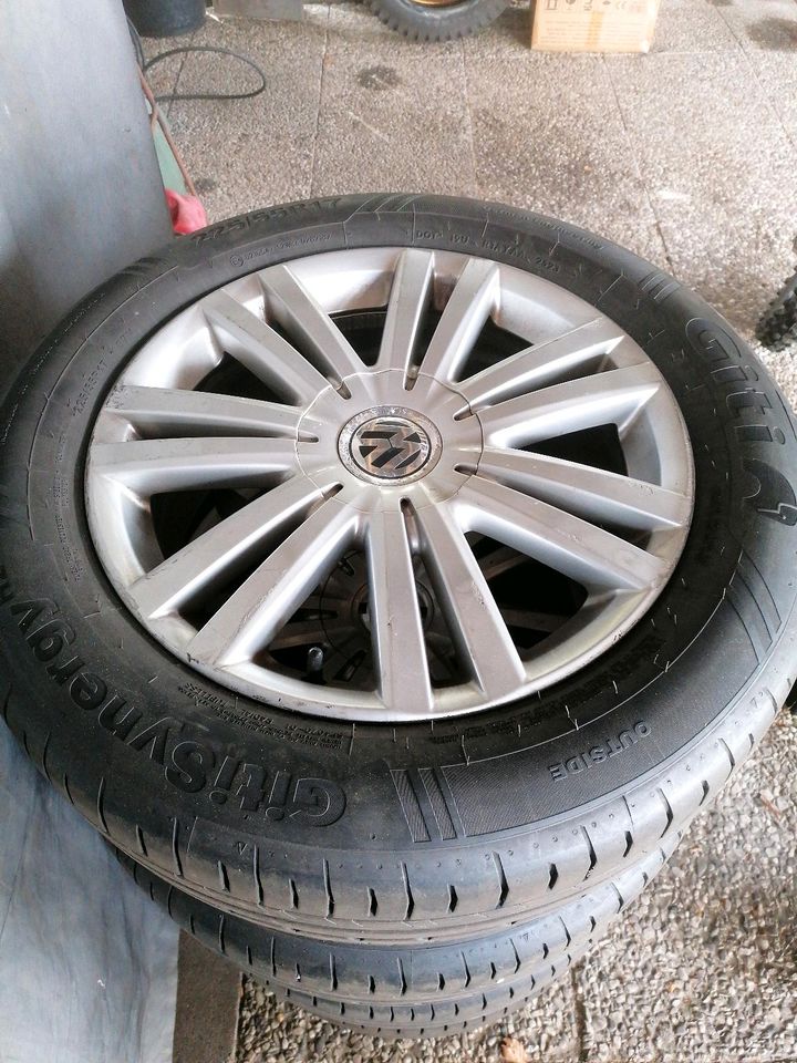 VW. Felgen. 17 Zoll  mit neuen Reifen in Herford