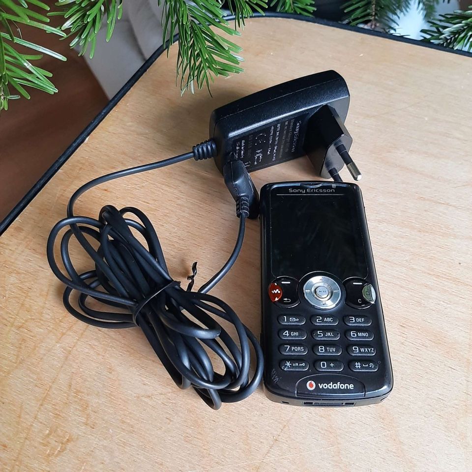 Sony Ericsson W810i + Akku NEU & Netzteil in Erlangen