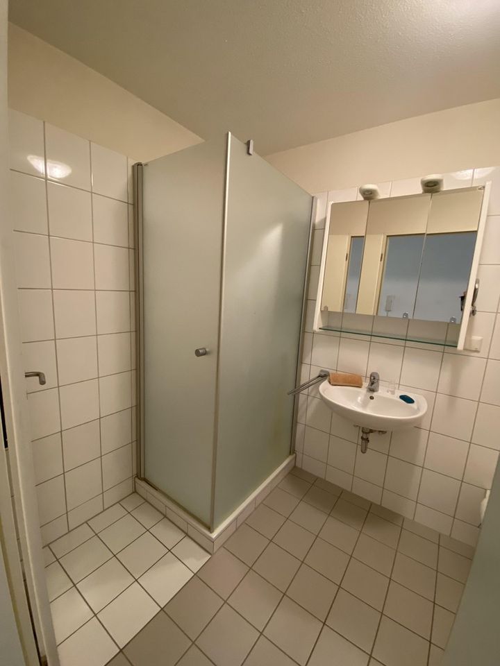 2 Zimmer Eigentumswohnung in innerstädtischer Wohnanlage mit grünem Innenhof. Keine Maklerprovision! in Leverkusen