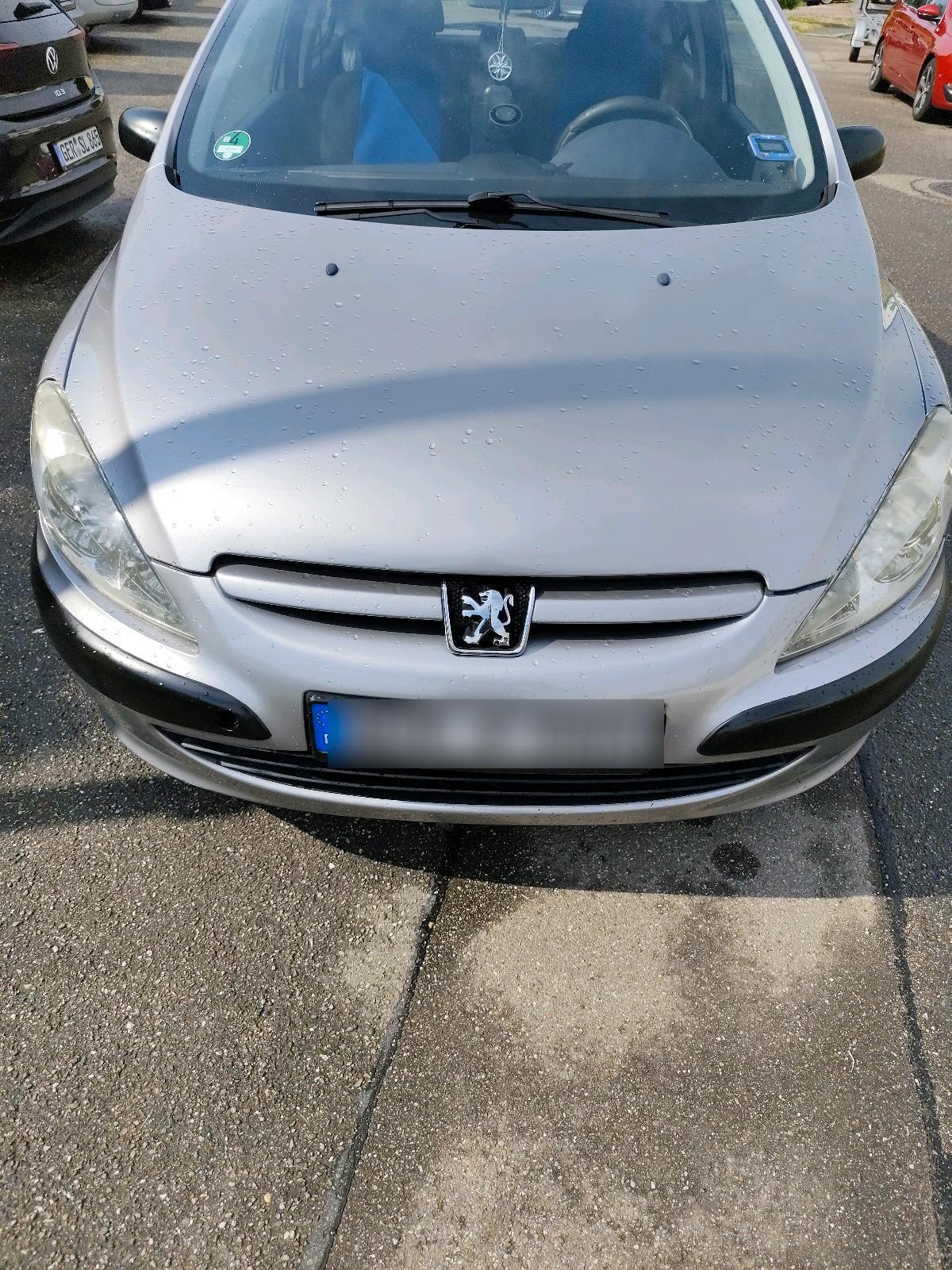 Abbildung des Autos Peugeot 307.fahrbereit