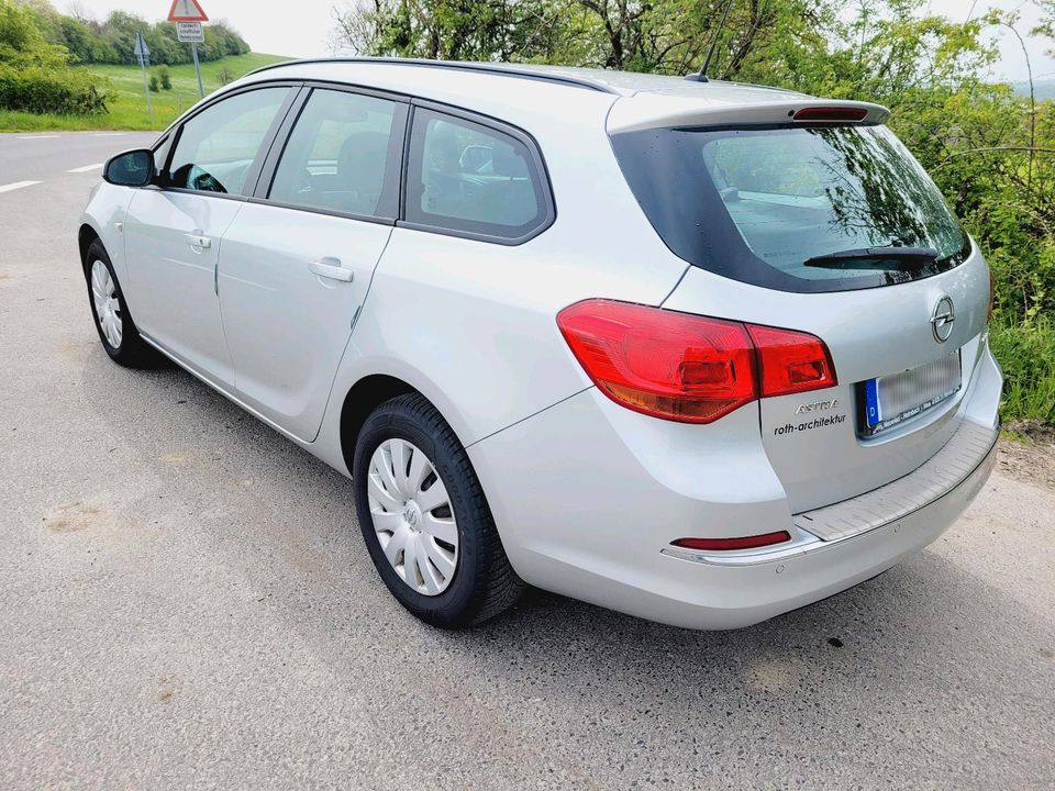 Opel Astra-J CDTI 1,6 Sports Tourer 2015 in Trierweiler