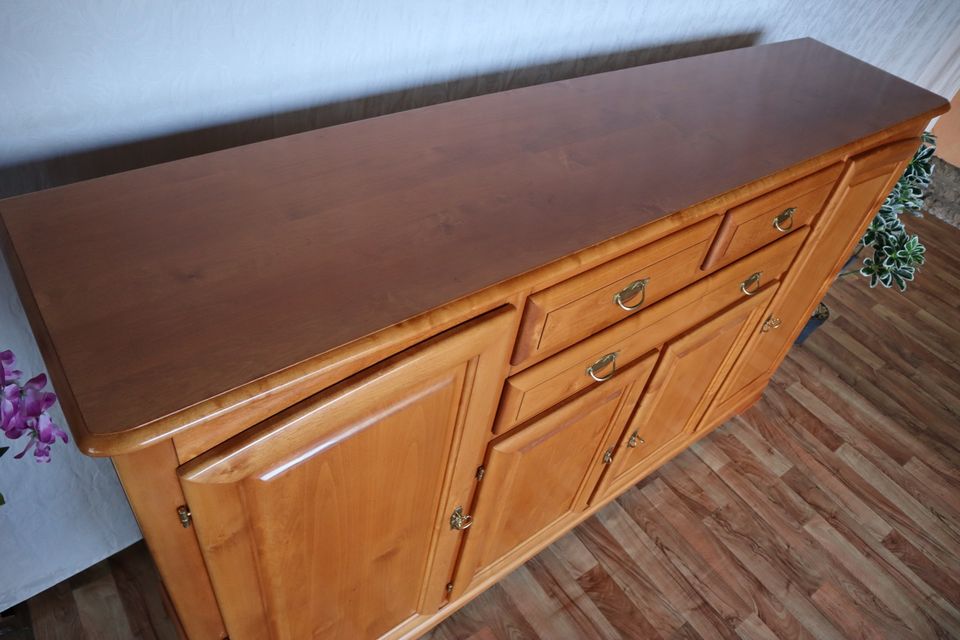 Nr.1818 Decorum Furniture- Sideboard/ Highboard Ahorn Teilmassiv in Wiesbaum