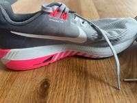 Nike Air Zoom, Damengröße 40, grau pink Hannover - Mitte Vorschau