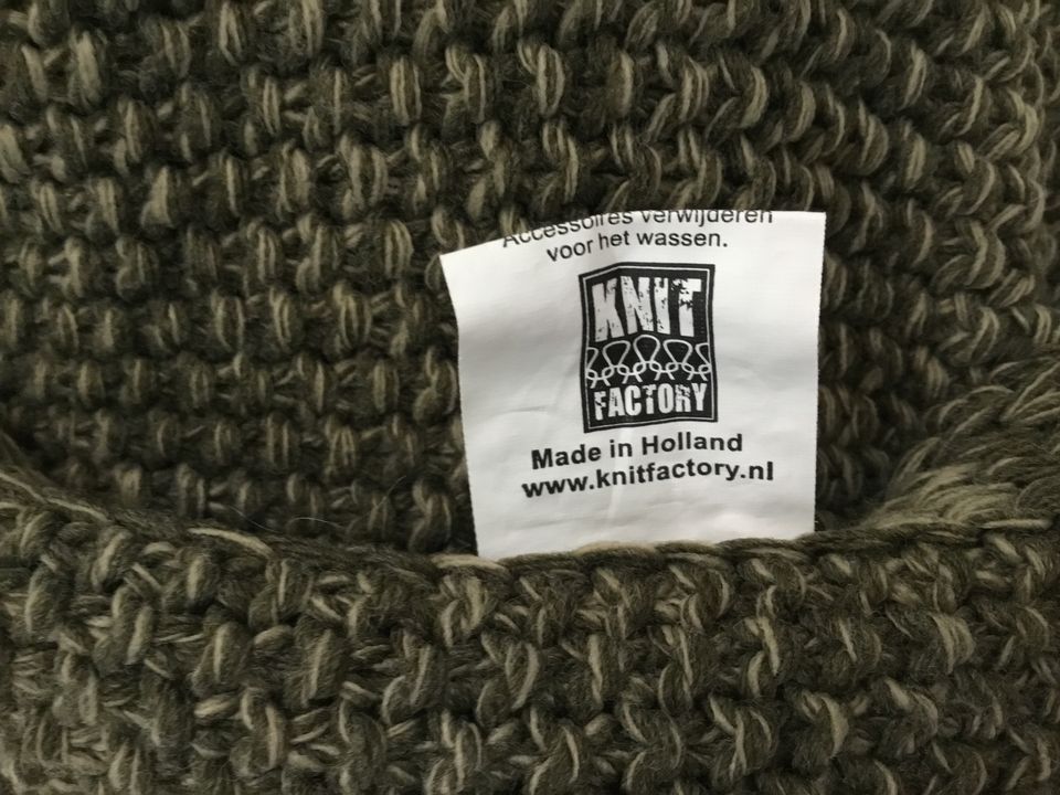 Knit Factory Schal/ Dreiecksschal in Osterrönfeld