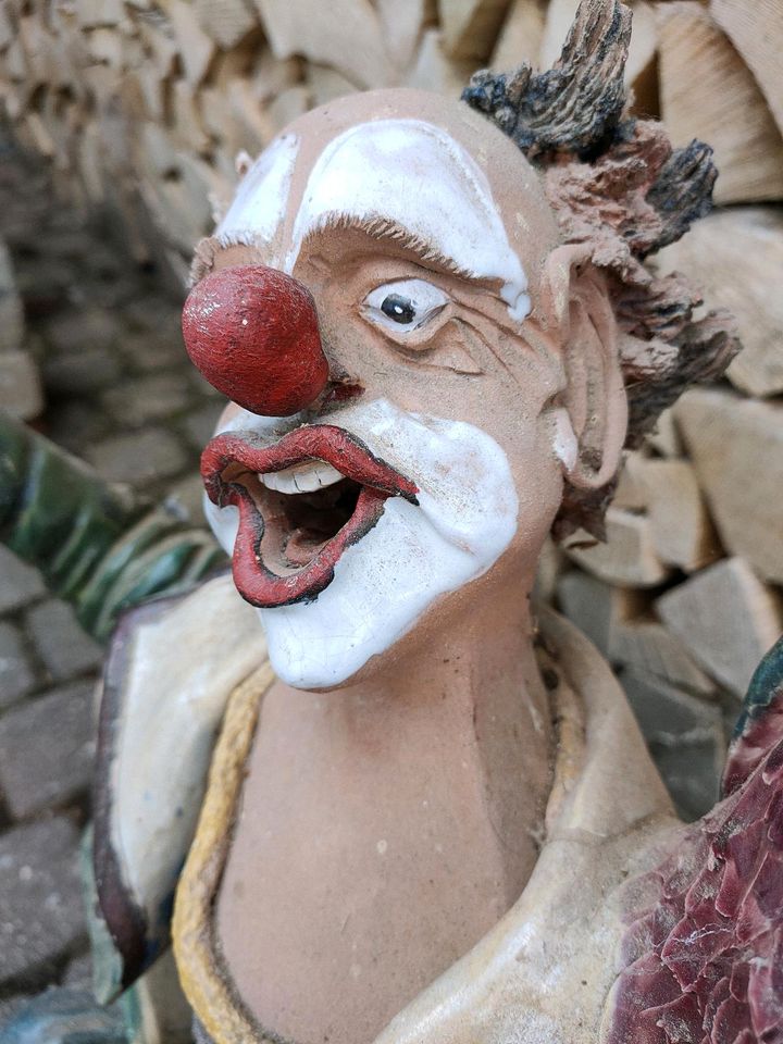 Harlekin clown Scherzkeks aus Ton, skurril, witzig, Blickfänger! in Bad Griesbach im Rottal