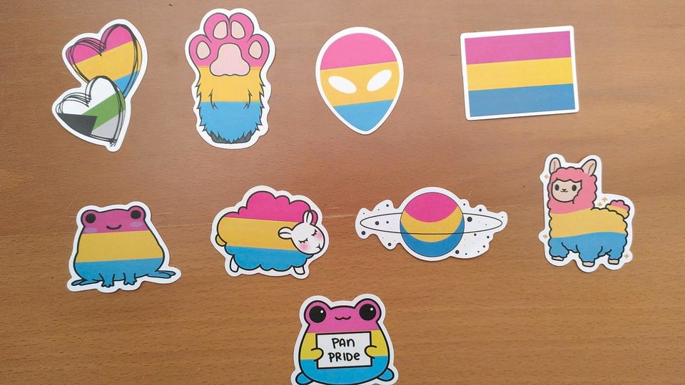 Diverse kleine PRIDE Stickersets in Dortmund