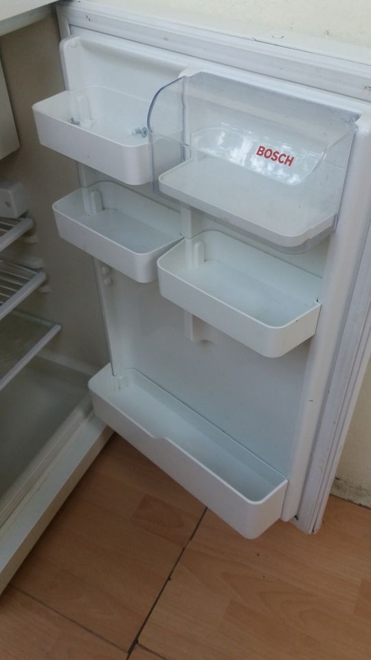 Verkaufe Bosch Kühlschrank mit Große Gefrierschrank in Frankfurt (Oder)