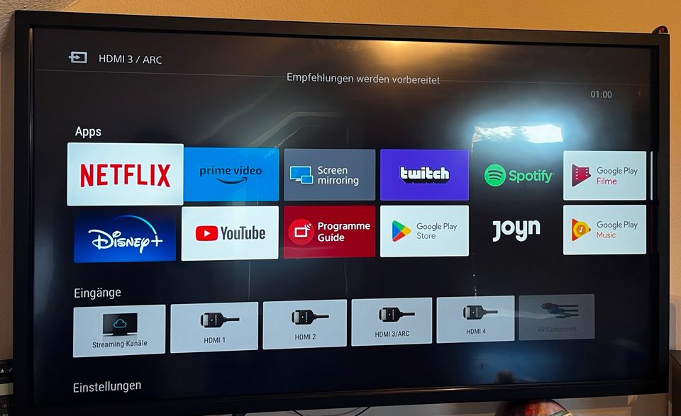 Sony Bravia 55 Zoll Smart TV mit Touchscreenrahmen in Wehrheim