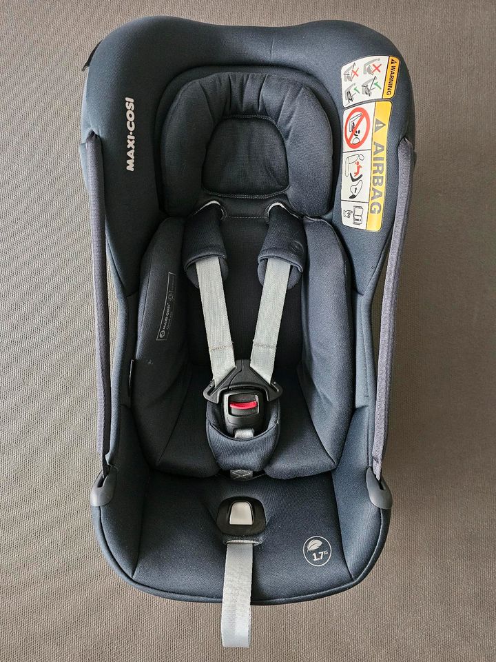 Maxi-Cosi Babyschale Coral 360 i-Size grau + Isofix- Station in Berlin
