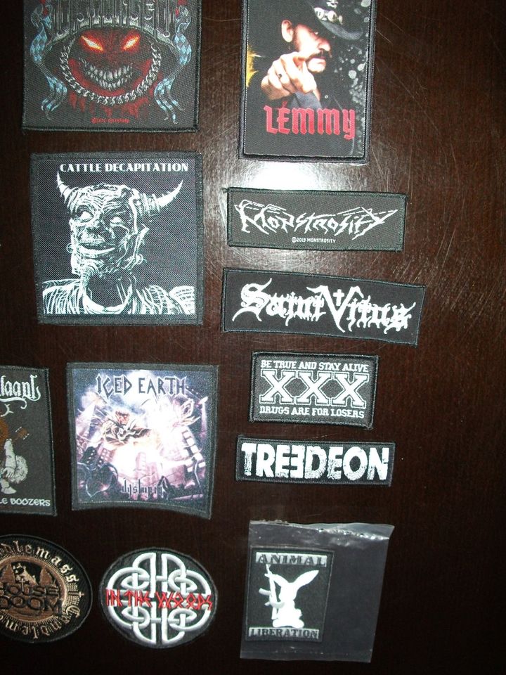 über 30 Patches Kutte Metal Punk in Berlin