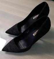 Schöne High Heels Gr.36, Jumex, schwarz, vorne Spitz Nordrhein-Westfalen - Kirchlengern Vorschau