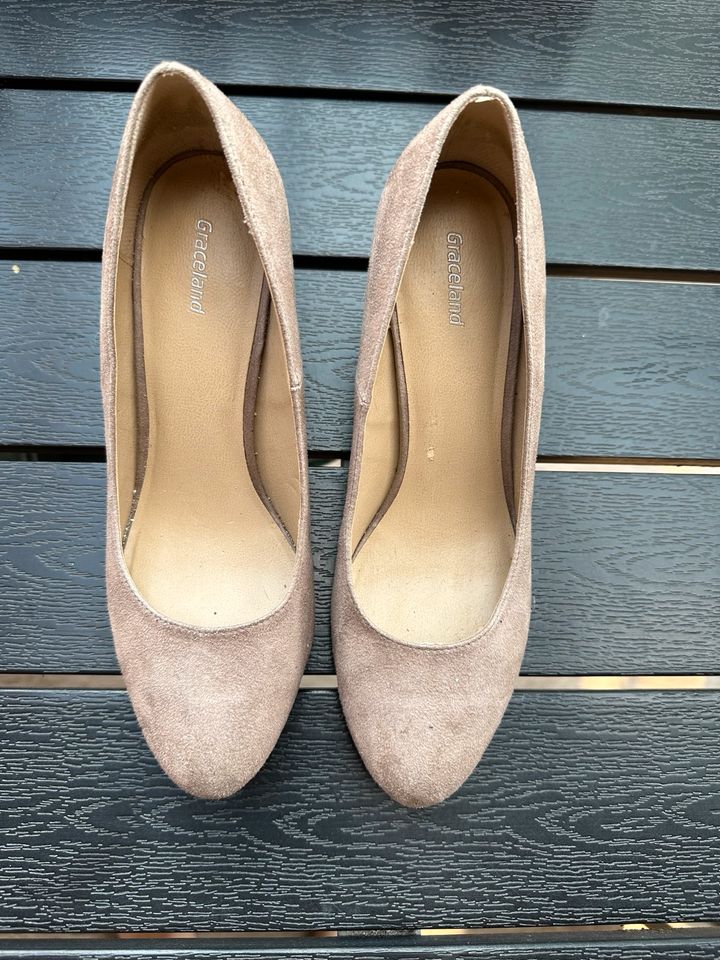 Graceland Pumps beige - sehr guter Zustand! in Brome