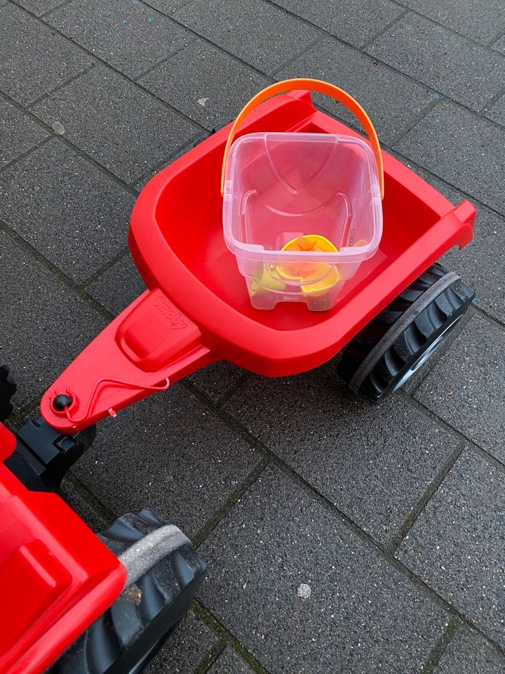 Rotes Traktorauto Spielzeug wie NEU, Geschenk in Bremen
