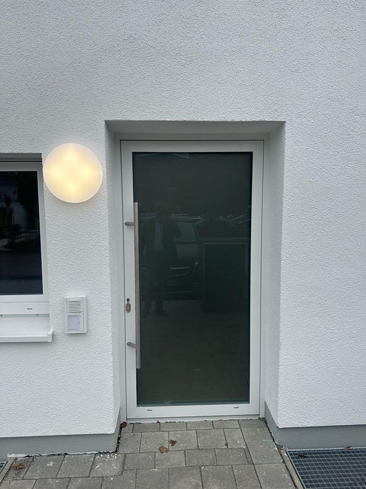 ** Sichere Kapitalanlage** 3,5-Zimmer-Erdgeschosswohnung mit modernem Schnitt, Terrasse und Garten! in Esslingen