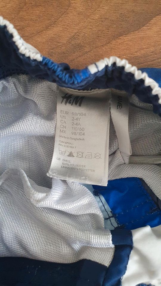 Badehose in blau/weiß, Größe 98/104, H&M in Köln