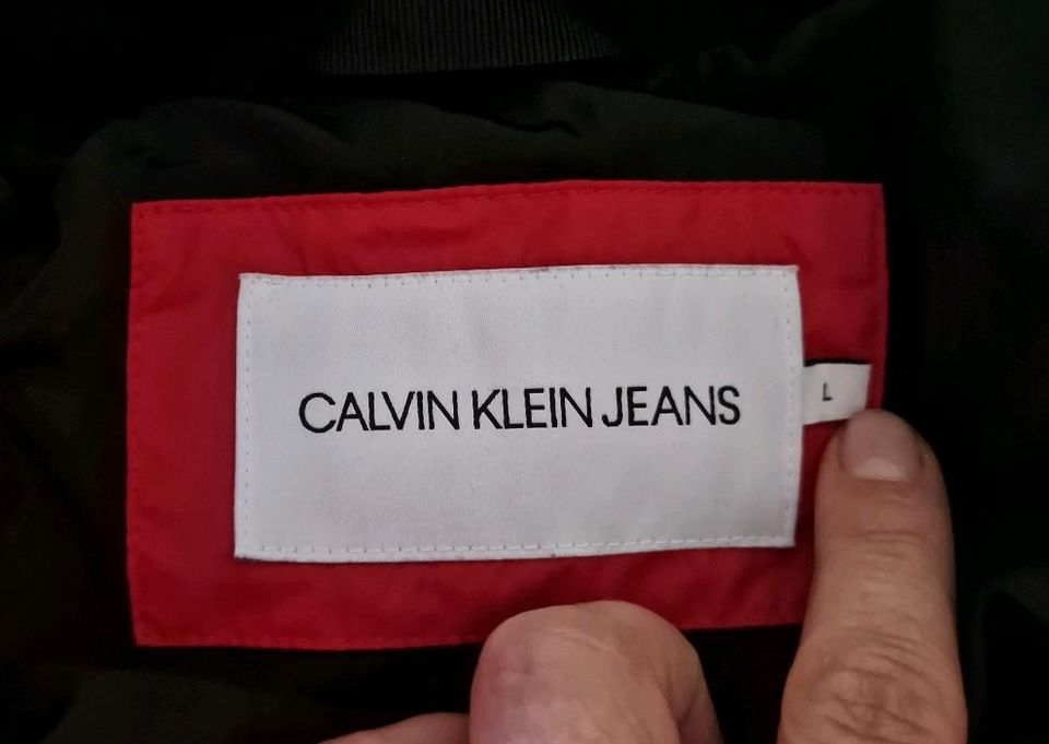 Daunenjacke Calvin Klein, für Damen Größe L neu in Velpke