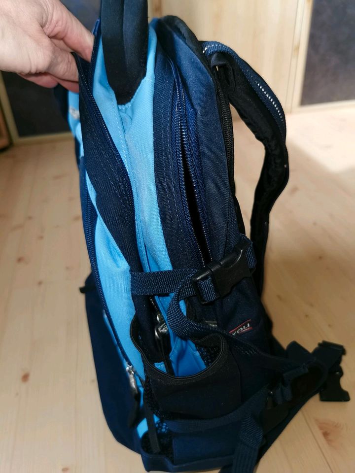 Blauer Rucksack mit Delfinen for you in Flensburg