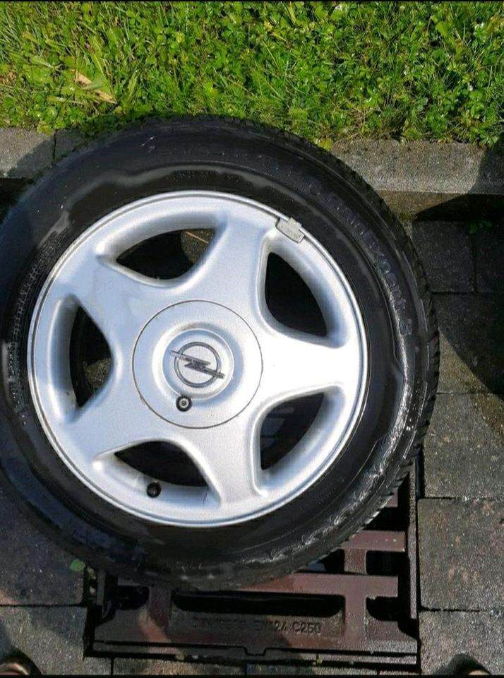 195/60 R15 Sommerreifen auf Alufelgen Opel in Schonstett