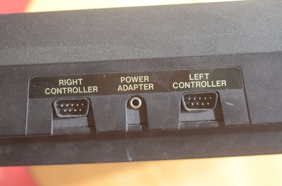 Atari 2600 mit vier Controllern in Eberswalde