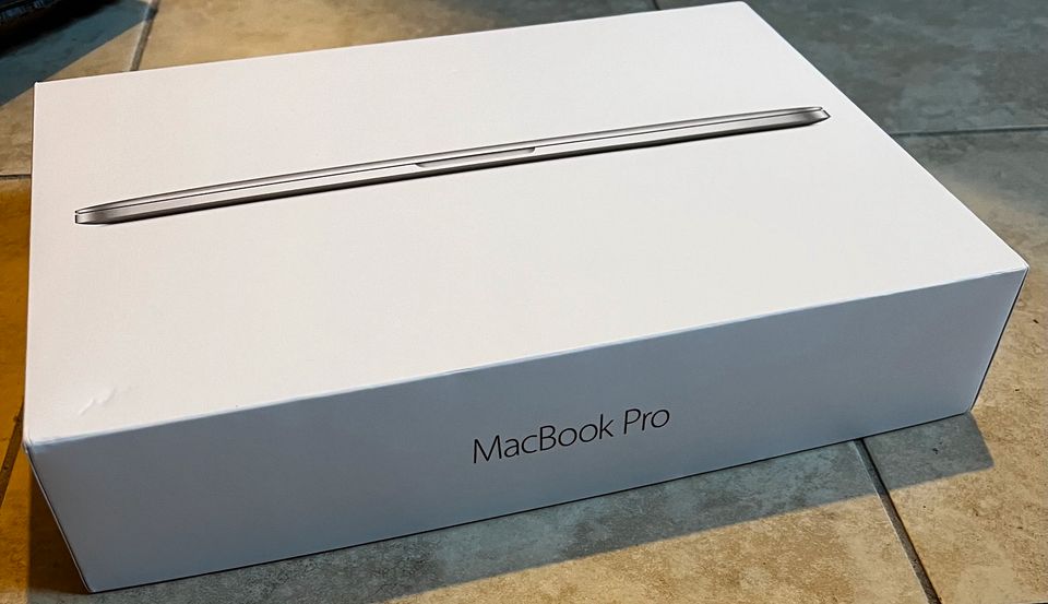 Apple MacBook Pro A1502 Originalverpackung in Pattensen