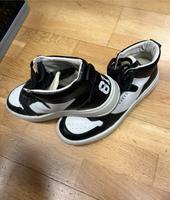 Turnschuhe Guess gr.40 Bayern - Loiching Vorschau