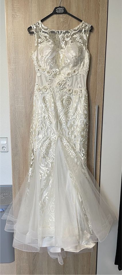 Hochzeitskleid, Meerjungfrauenkleid, Elegantes Kleid in Wolfhagen 