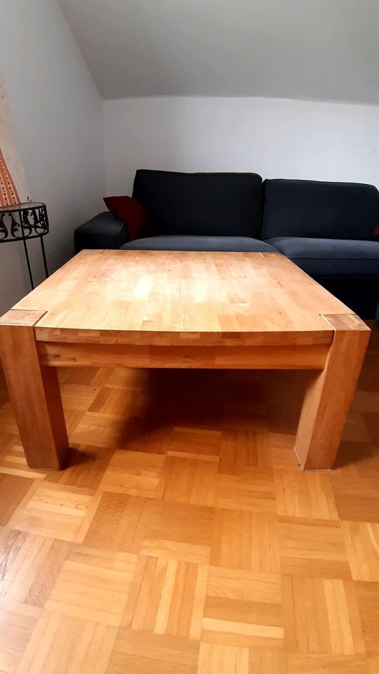 Tisch sehr massiv, Wohnzimmer in Rastatt