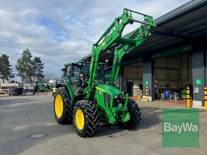 John Deere 5125 R Traktor in Nürtingen