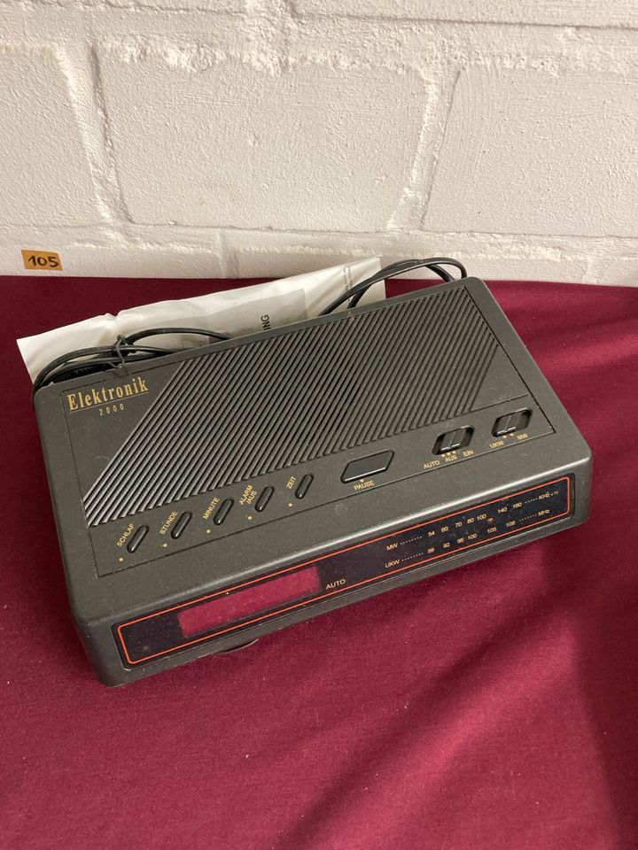 Elektronik 2000 Uhrenradio, Vintage Retro in Lohne (Oldenburg)