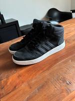 Adidas Schuhe Neuwertig Größe 47 Nordrhein-Westfalen - Krefeld Vorschau