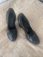 Chanel Schuhe klassische Pumps schwarz 40.5 München - Sendling Vorschau