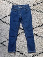 Mädchen 4 Jeans Hosen Set Gr. 134 140 blau schwarz wie neu Berlin - Pankow Vorschau