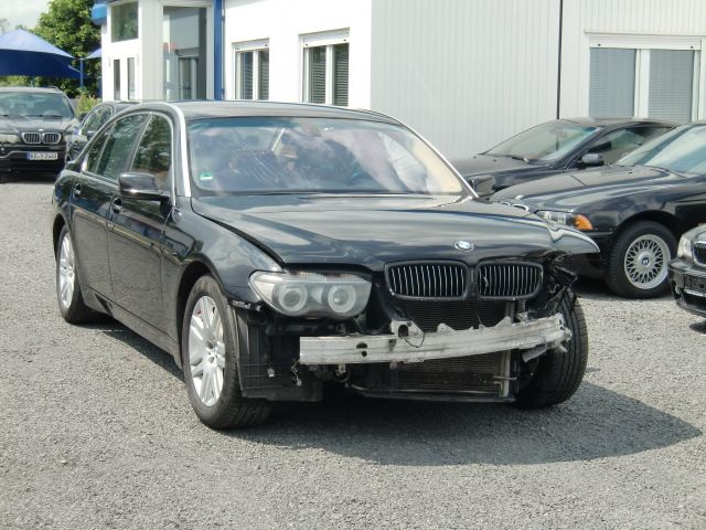 Ersatzteile / schlachten BMW E65,  745i L, LagrNr. 432 in Edertal