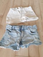 2 schöne Hot Pants in Gr. 146 weiß blau H&M Brandenburg - Großbeeren Vorschau