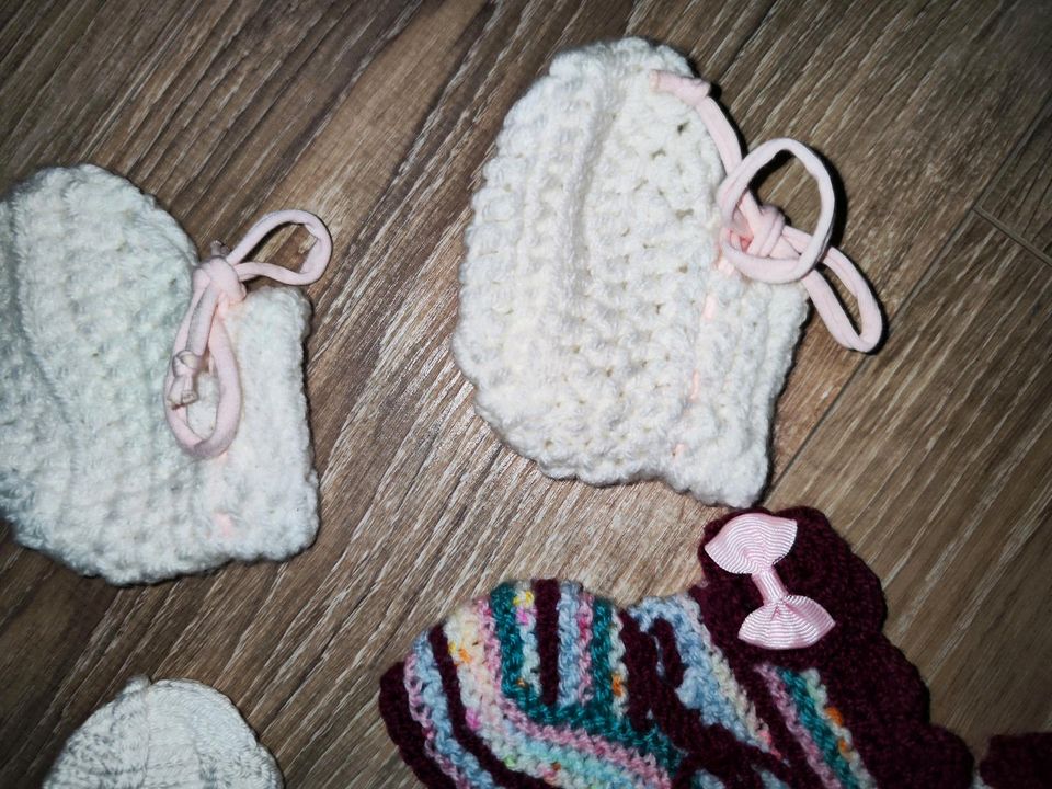 Stricksöckchen Strickschuhe Baby in Stollberg