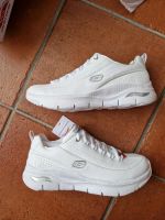 NEU Skechers Arch Fit Sneaker weiß Gr.38 Hessen - Rüsselsheim Vorschau