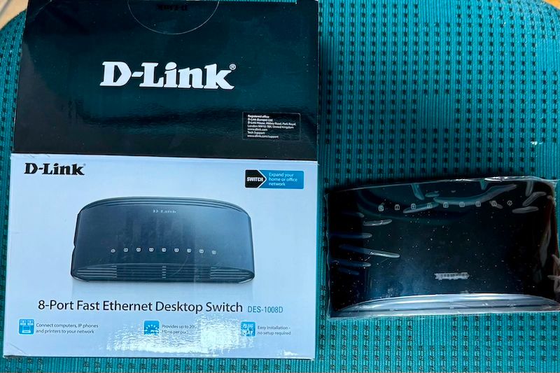 D-Link 8-PortFast Ethernet Desktop Switc ( Des-1008D ) in Reinheim