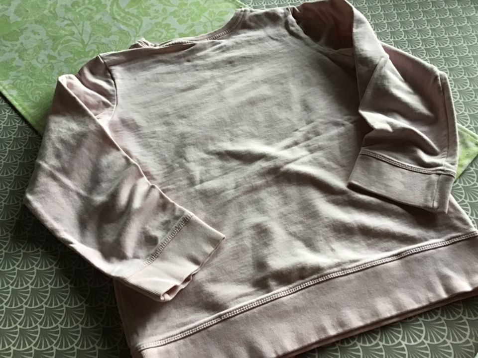 TOPMODELL-Shirt, Gr. 140❤️❤️❤️und -Sweatshirt Gr. 140/146 in Schwanewede