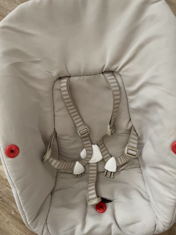 Stokke Newborn Babyschale Aufsatz Tripp Trapp in Gerstungen