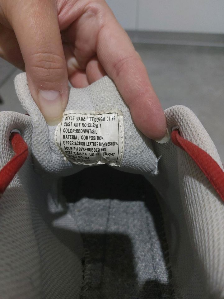 Schuh FUBU rot weiß Größe 47 in Nettersheim