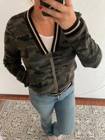 Only Cardigan Strickjacke Blazer Camouflage Khaki gold Tarnmuster Bayern - Großostheim Vorschau
