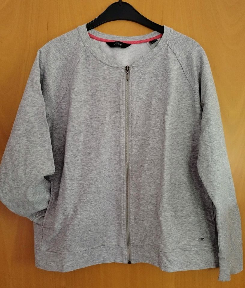 Sweat-Jacke Größe 40/42 in Nossen