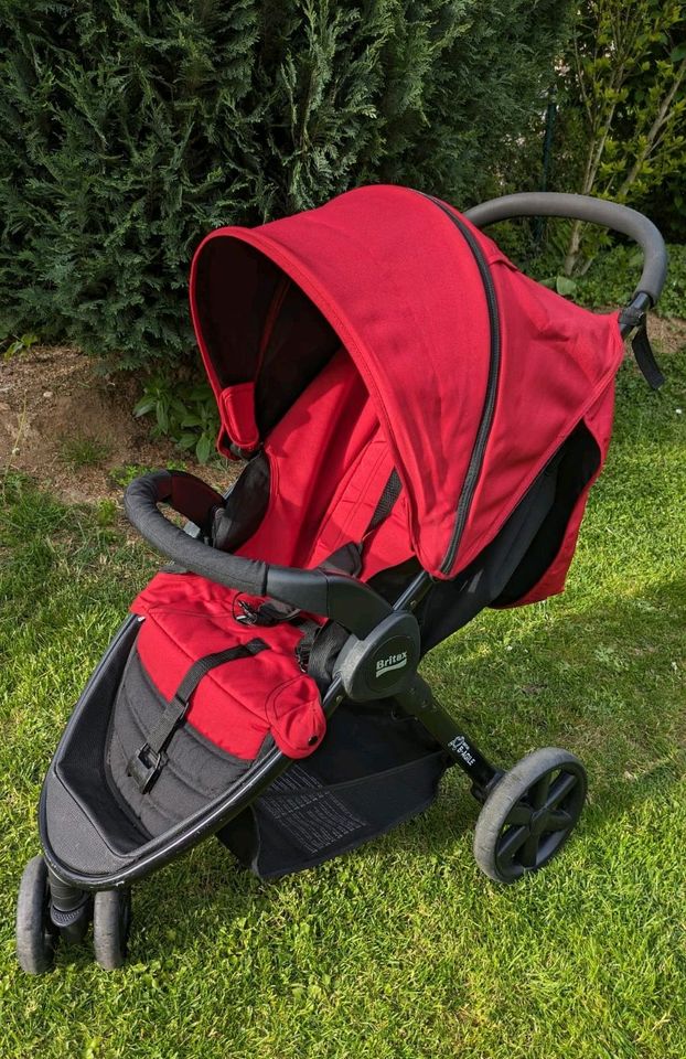 Brittax B Agil 3 Rot Buggy + Tasche + Spieltisch in Rheinberg