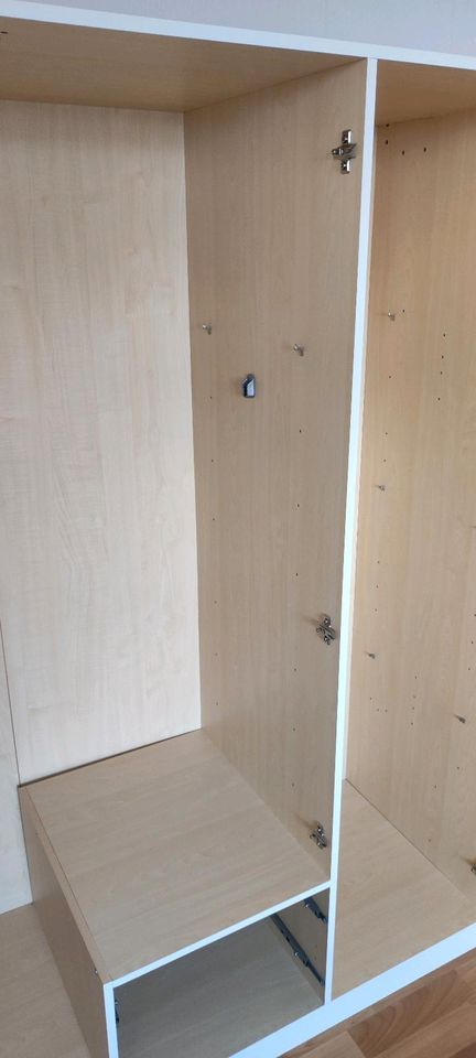 Wickelkommode mit Kleiderschrank in Waldfeucht